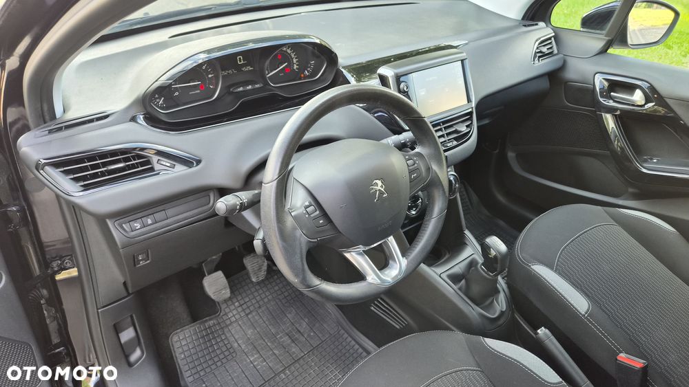 Peugeot 208 82 PureTech Style - 13
