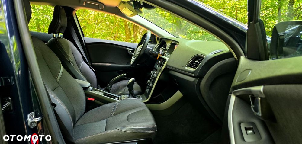 Volvo V40 Cross Country - 20