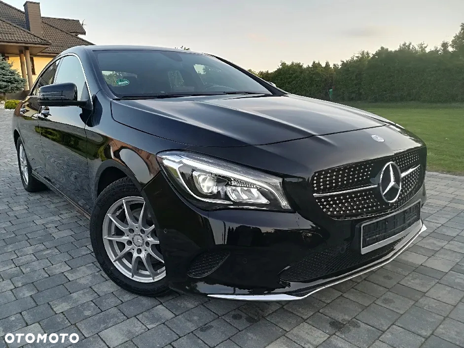 Mercedes-Benz CLA 180 AMG Line - 9