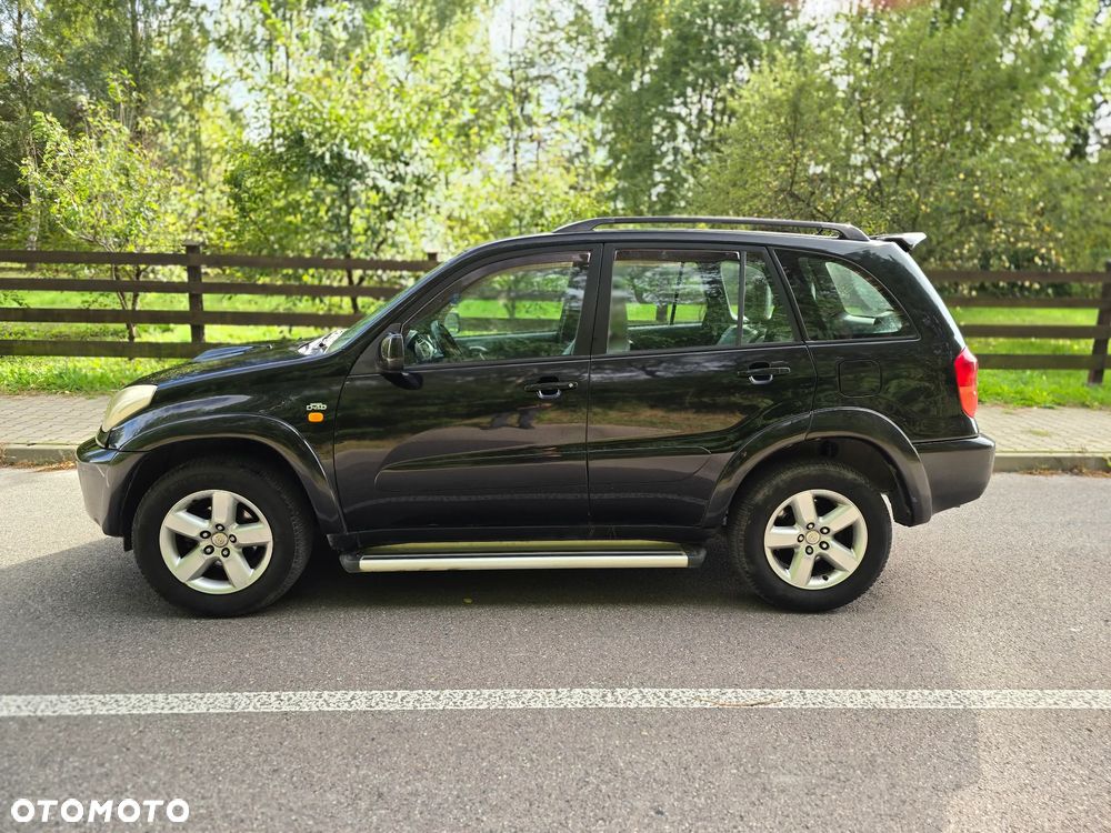 Toyota RAV4 D-4D 4x4 - 17