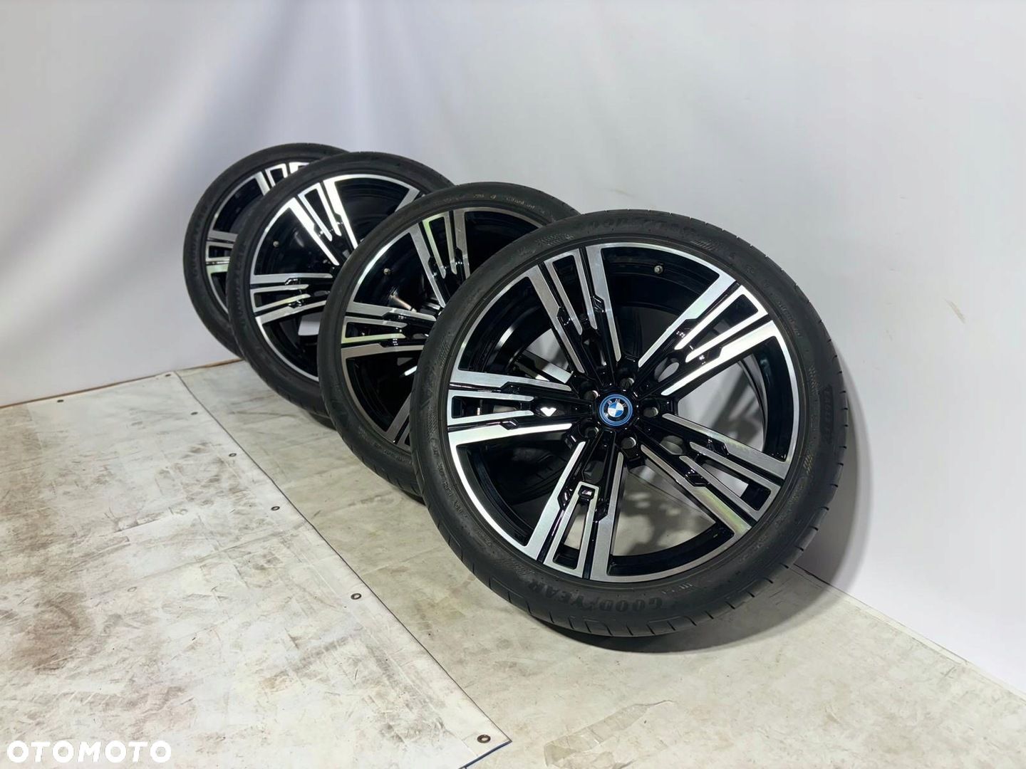 KOŁA FELGI ALUFELGI BMW i7 G70 5A19DF0 5A19DF1 908M 285/35 R21 255/40 R21 - 1