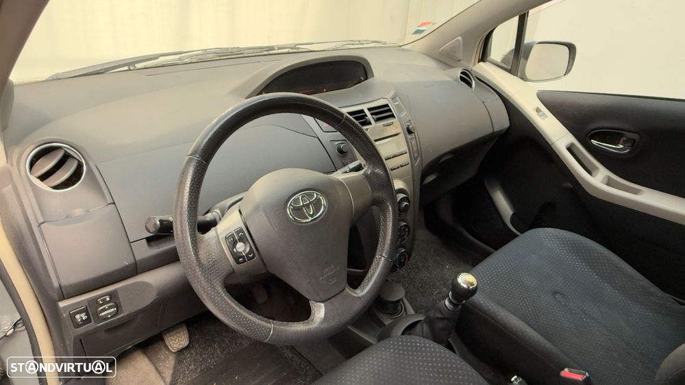 Toyota Yaris 1.4 D-4D Sol - 17