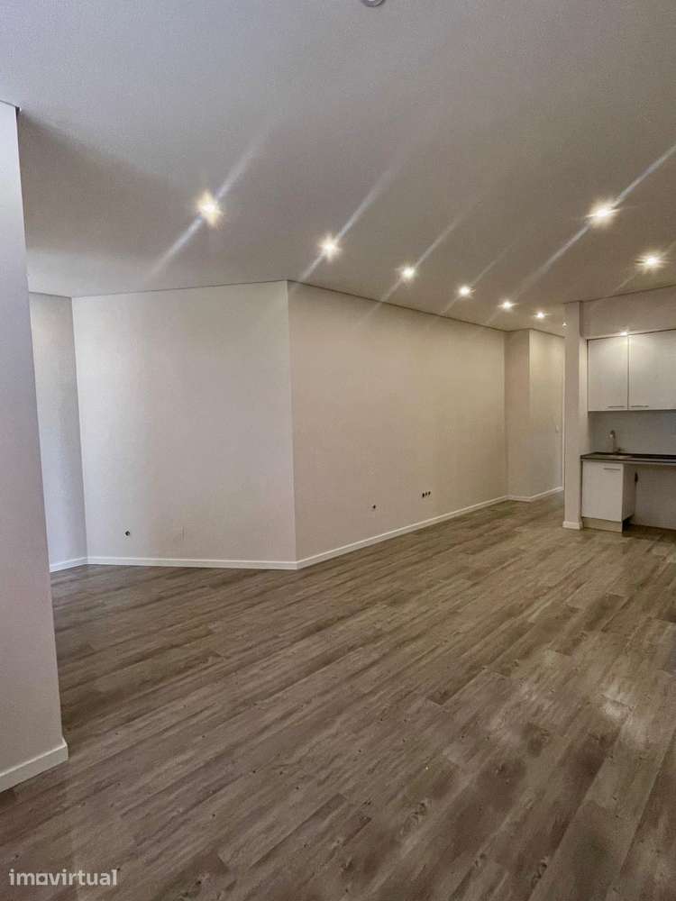 ApartamentoT2 93m2 pronto habitar - Grande imagem: 5/38