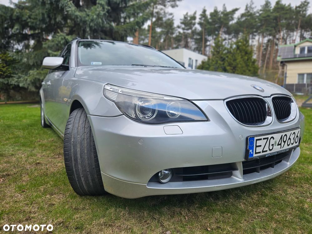 BMW Seria 5 525i Touring - 11