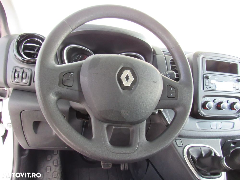 Renault Trafic - 19
