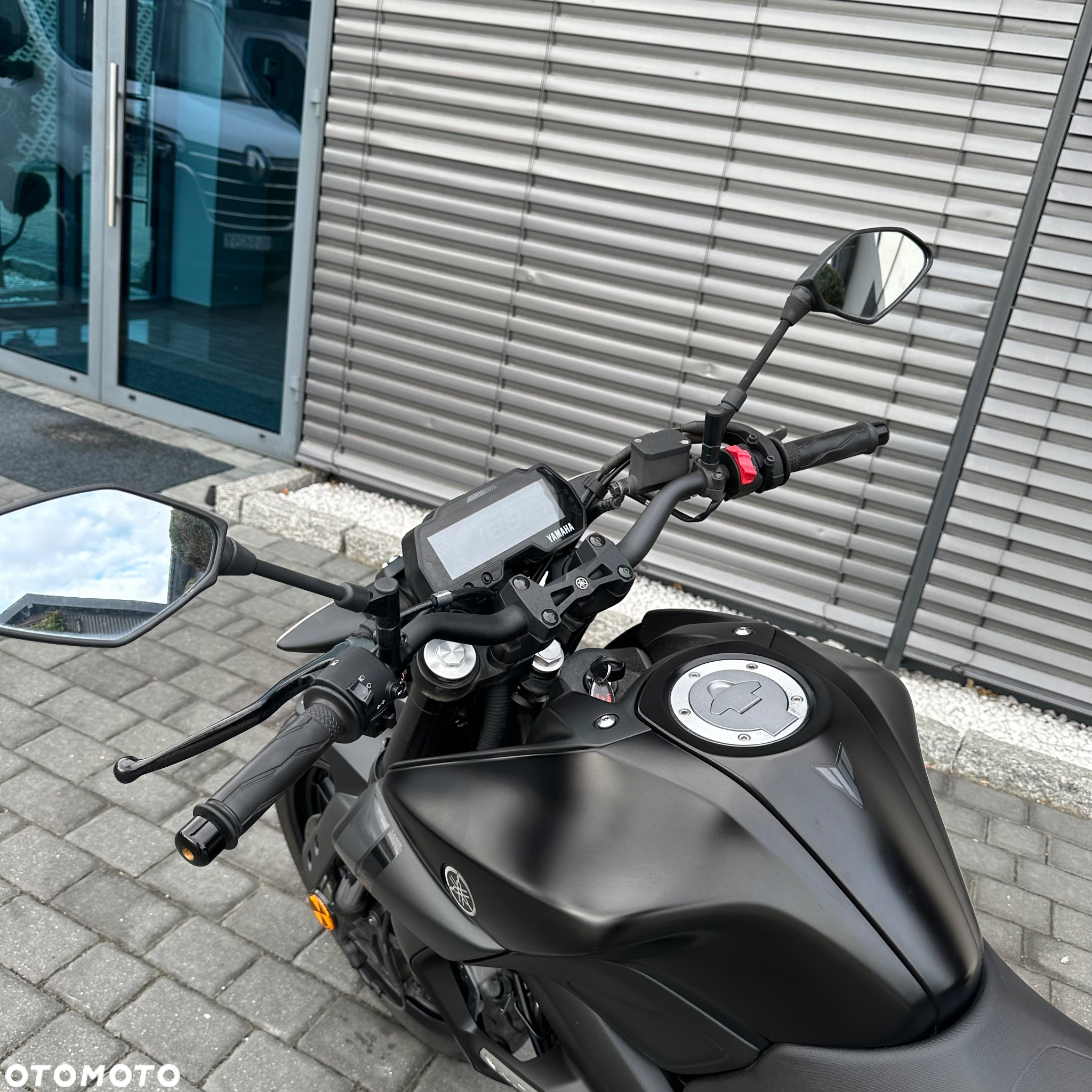 Yamaha MT - 12