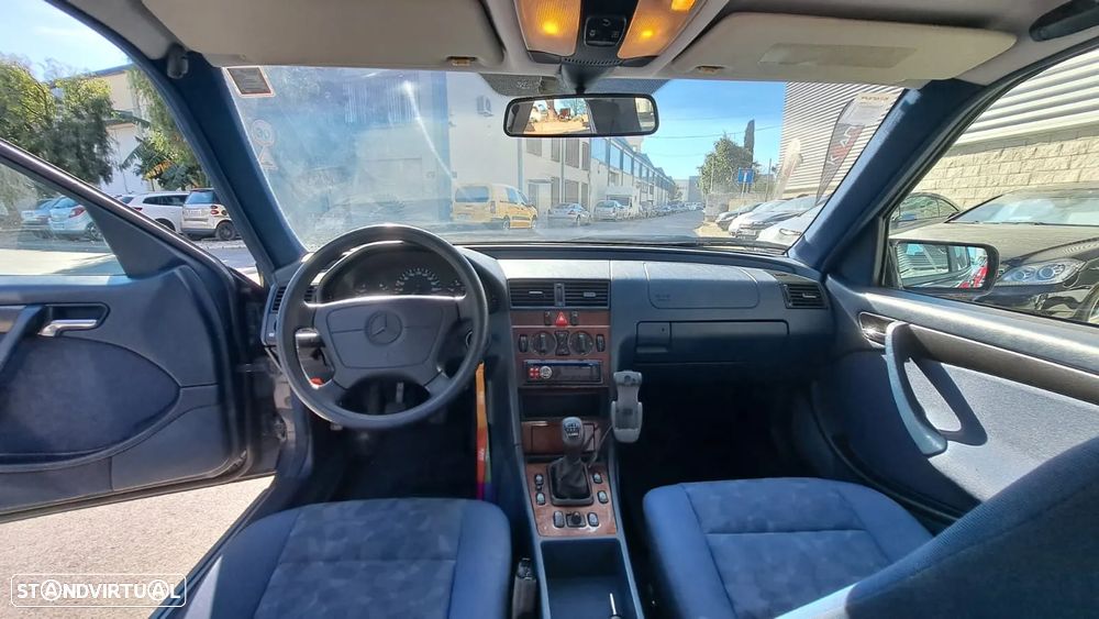 Mercedes-Benz C 180 Classic - 34