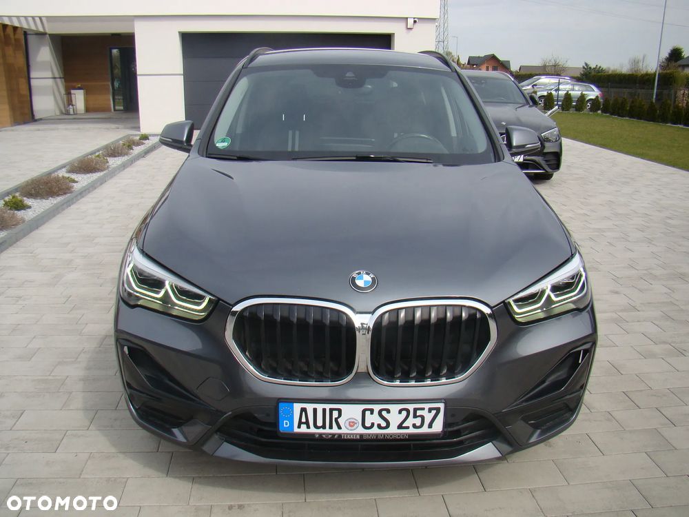 BMW X1 xDrive20d Sport Line - 3