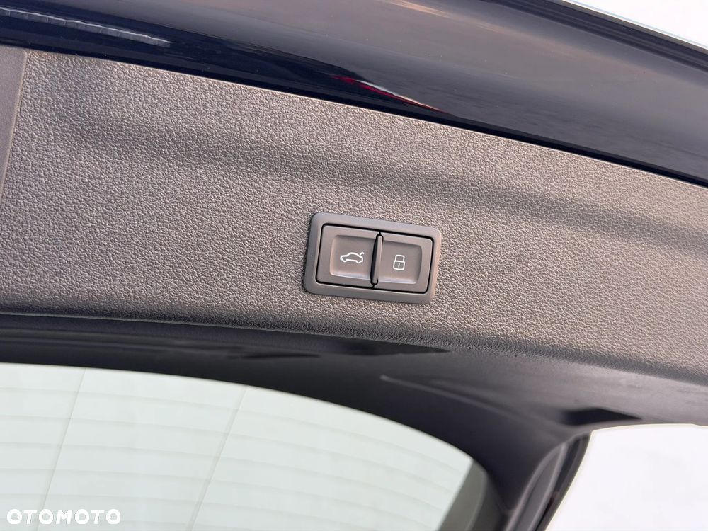 Audi A6 Avant 40 TDI quattro S tronic S line - 38