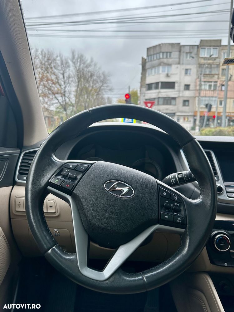 Hyundai Tucson 2.0 CRDI 4WD 6AT Luxury+ - 15