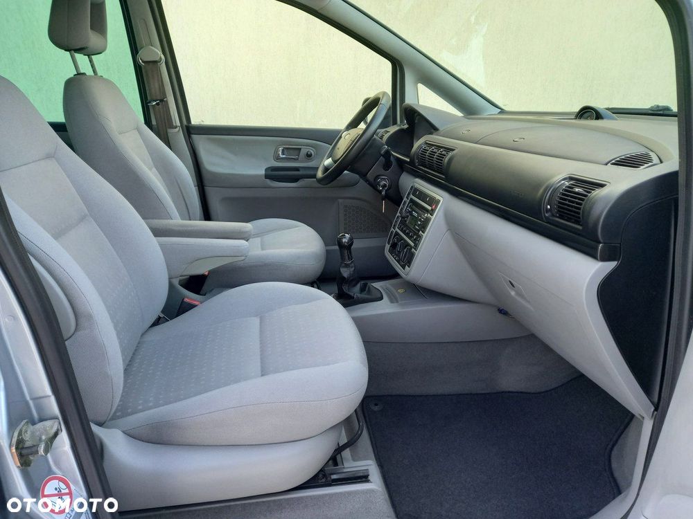 Ford Galaxy 1.9 TDI Ghia - 23