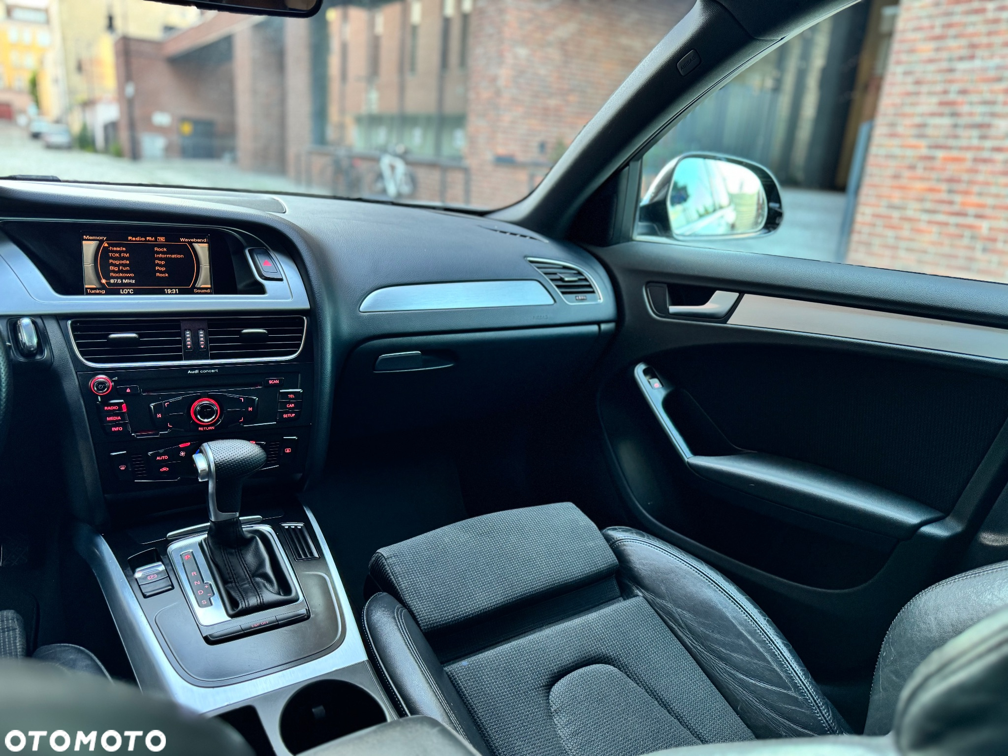 Audi A4 Avant 2.0 TDI Multitronic - 25
