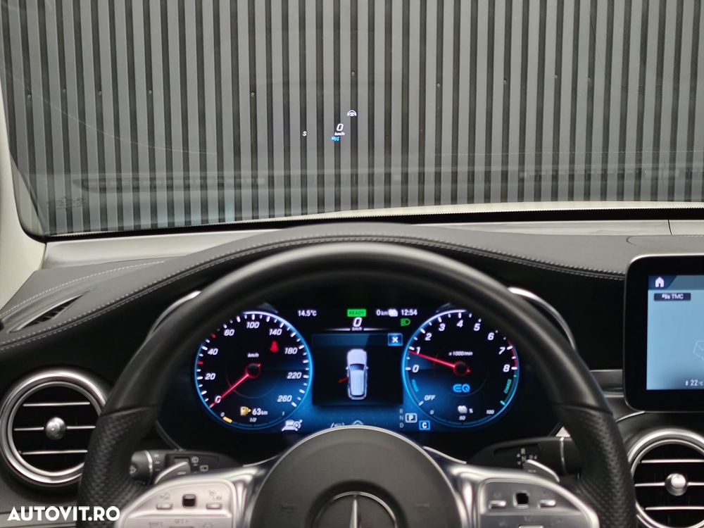 Mercedes-Benz GLC 300 e 4Matic 9G-TRONIC AMG Line Plus - 32
