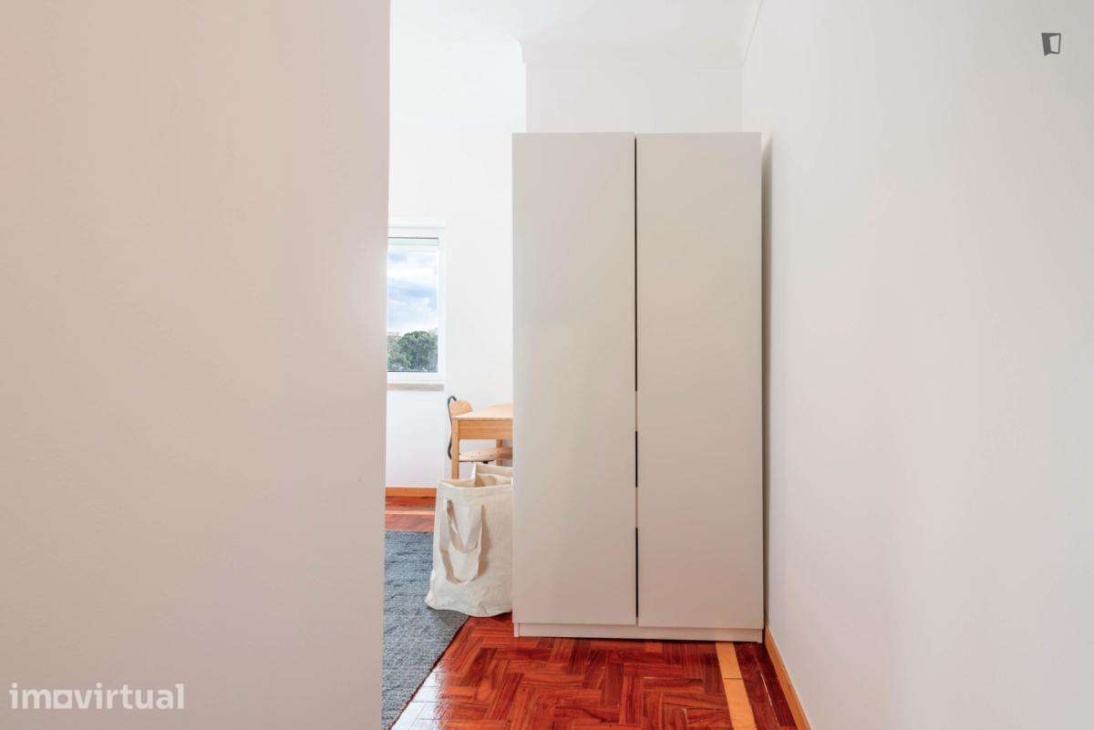Quarto - localizado em Telheiras Lisbon - Grande imagem: 3/13
