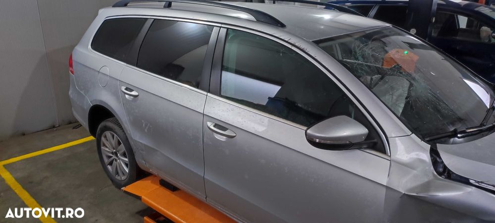 Dezmembrez volkswagen vw passat B7 Break an 2012 CAYC cv MYP LA7W - 4