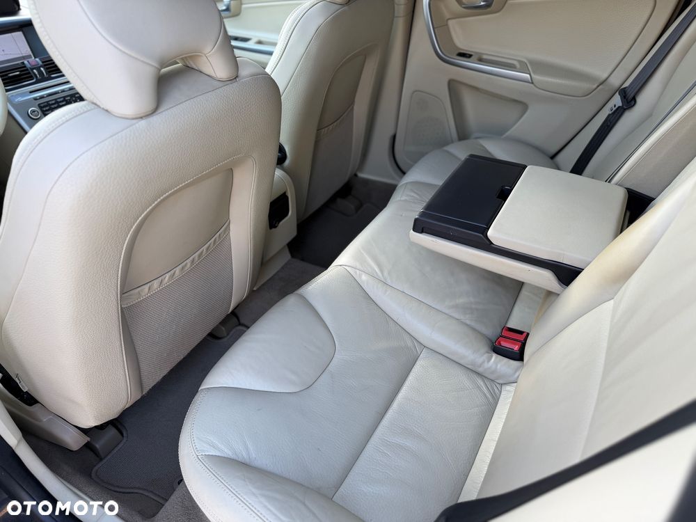 Volvo XC 60 2.4D Summum - 22