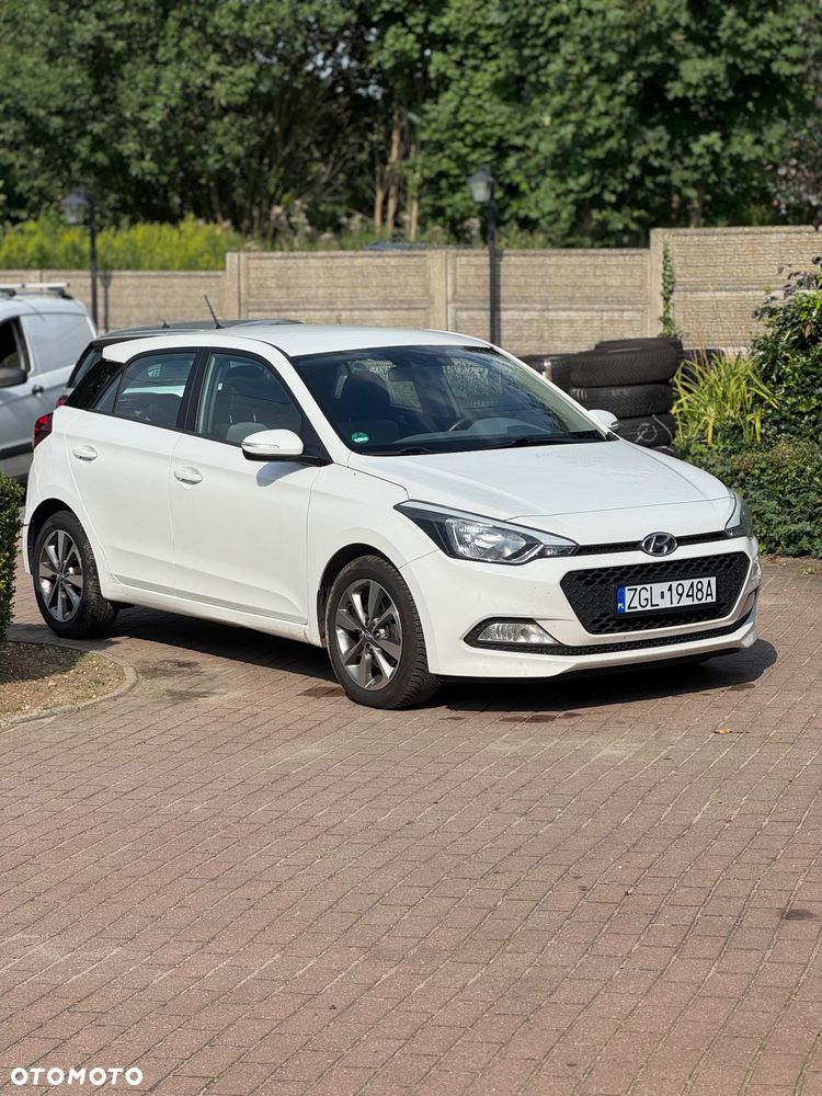Hyundai i20 1.1 CRDi YES Gold - 1