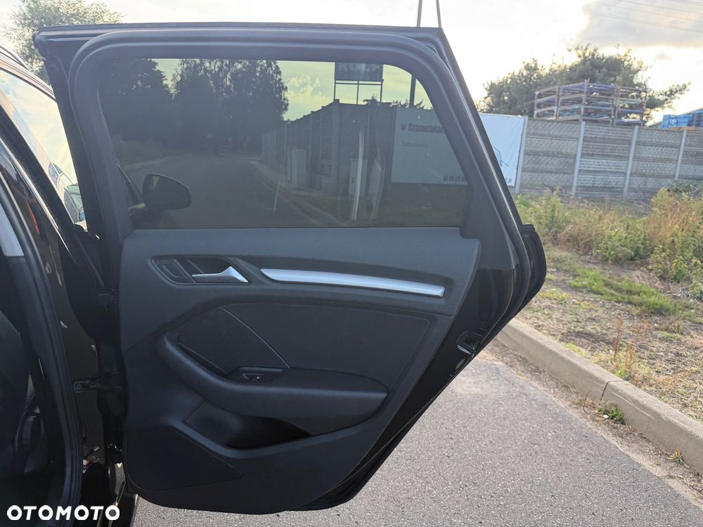 Audi A3 Sportback 1.4 TFSI Ambiente - 23