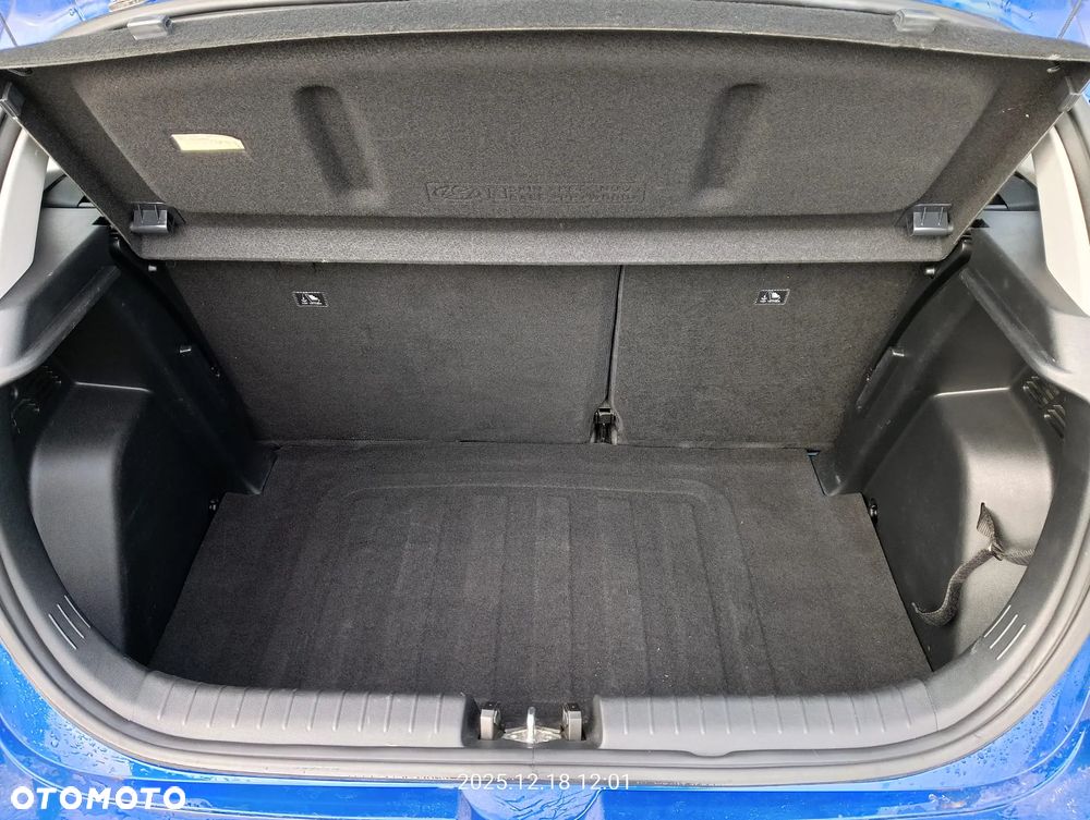 Hyundai i20 1.2 Modern - 12