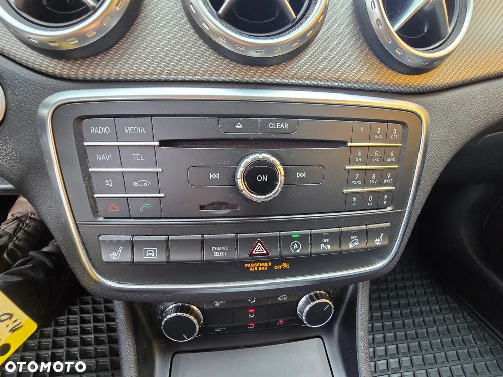 Mercedes-Benz GLA - 23