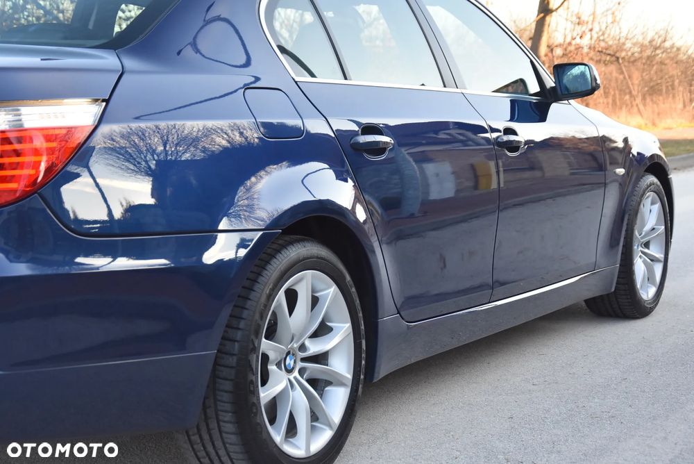 BMW Seria 5 523i Edition Exclusive - 18