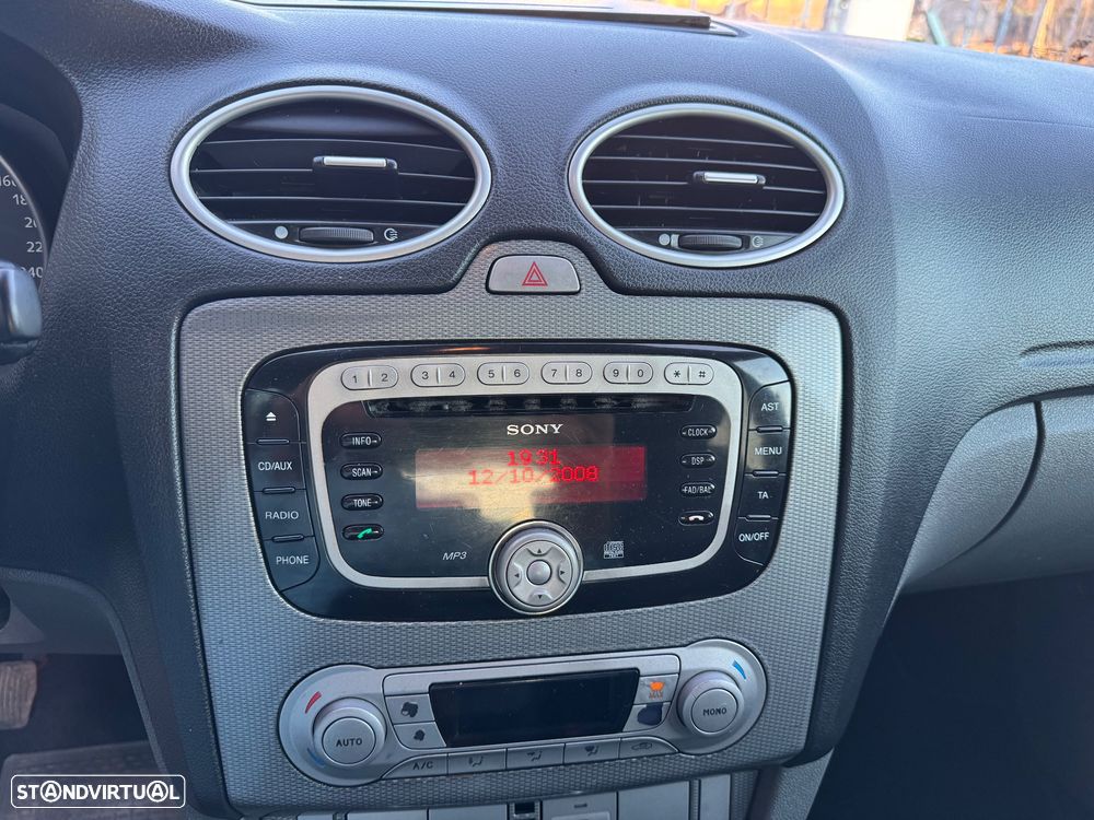 Ford Focus SW 1.6 TDCi Titanium - 21