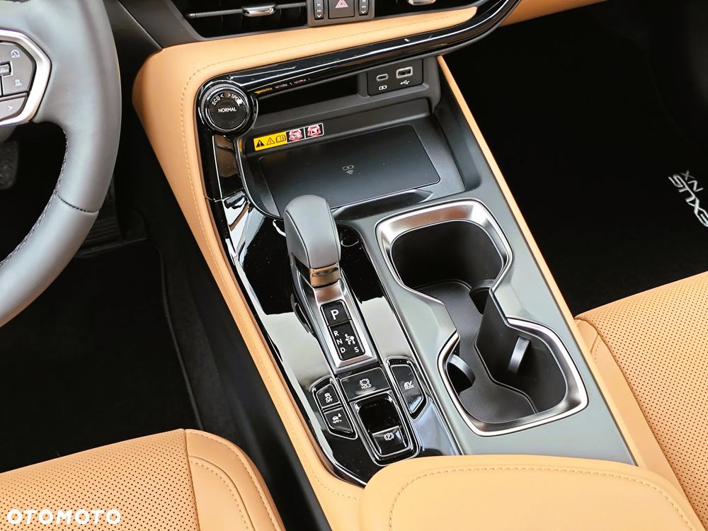 Lexus NX 350h Prestige AWD - 18