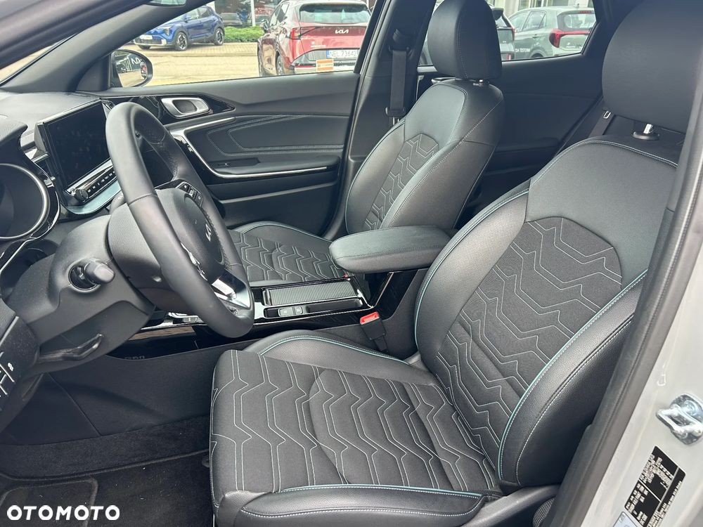 Kia XCeed 1.6 T-GDI Tribute DCT - 14