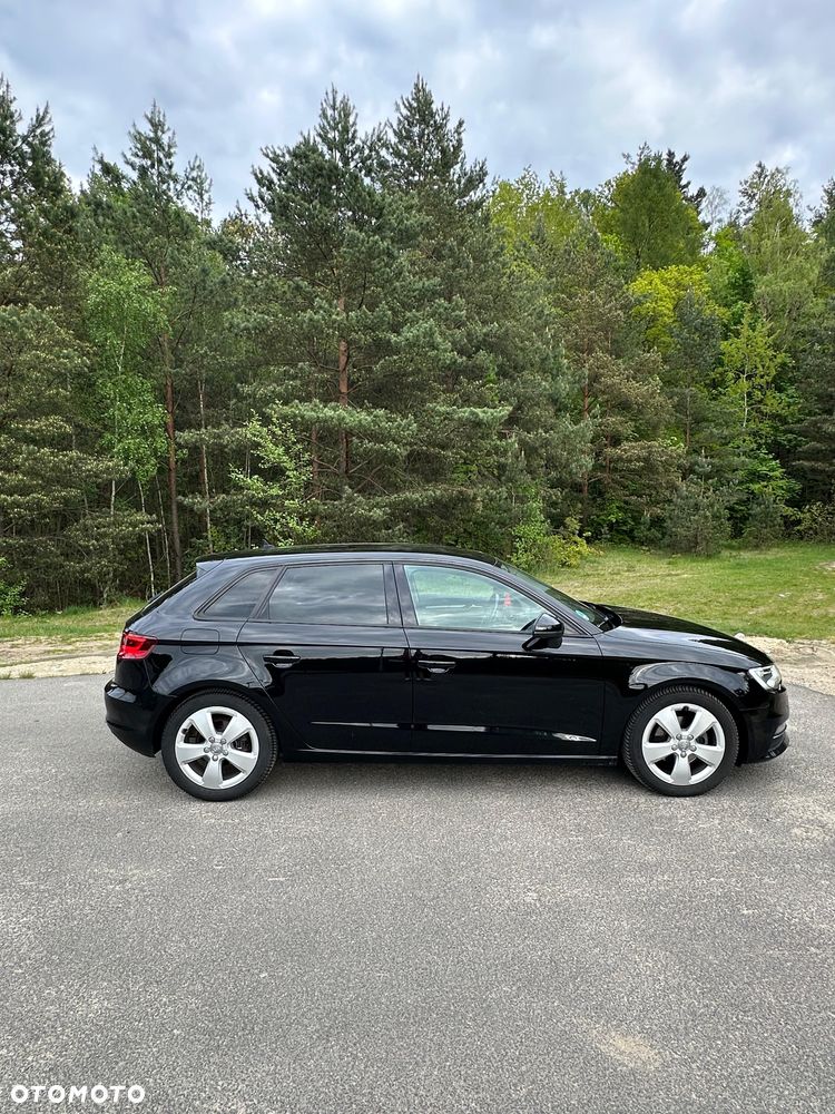 Audi A3 Sportback - 2