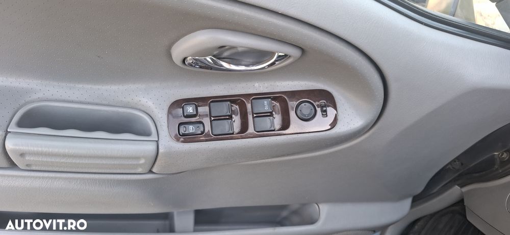 Suzuki Grand Vitara XL-7 2.0 TD - 17