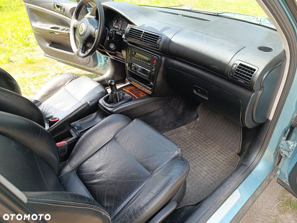 Volkswagen Passat 1.8 - 18