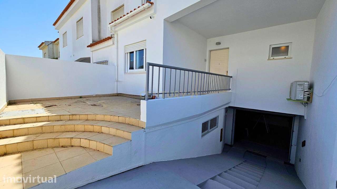 Moradia T4 em Oeiras para arrendar com garagem e terraço - Grande imagem: 5/42