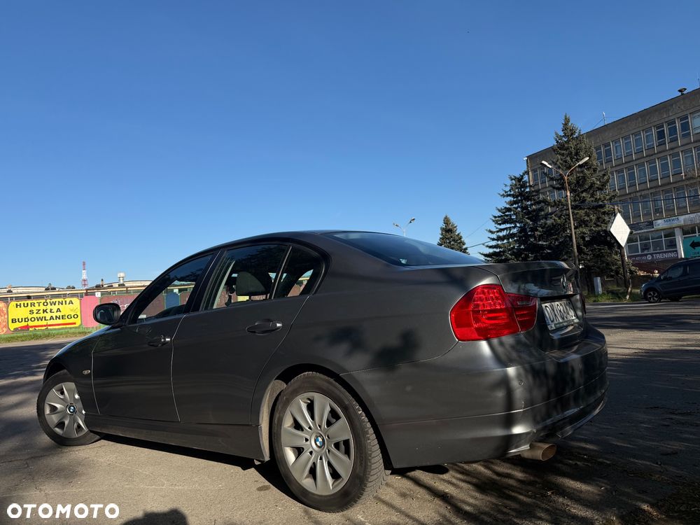 BMW Seria 3 318i - 8