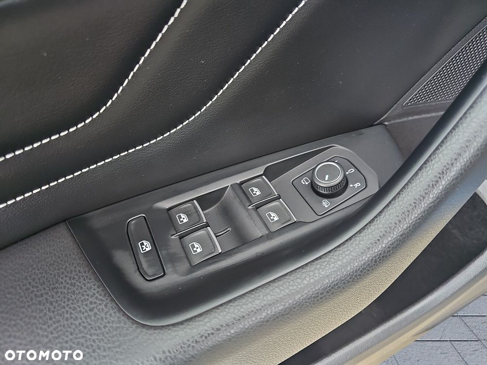 Volkswagen Passat - 16
