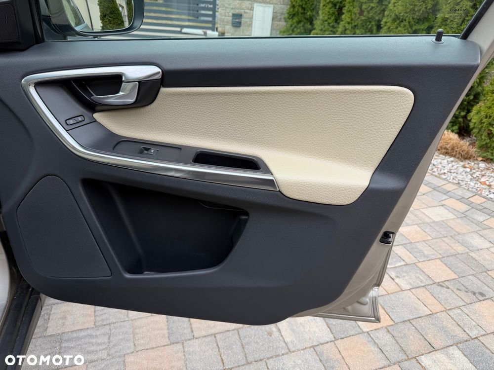 Volvo XC 60 - 31