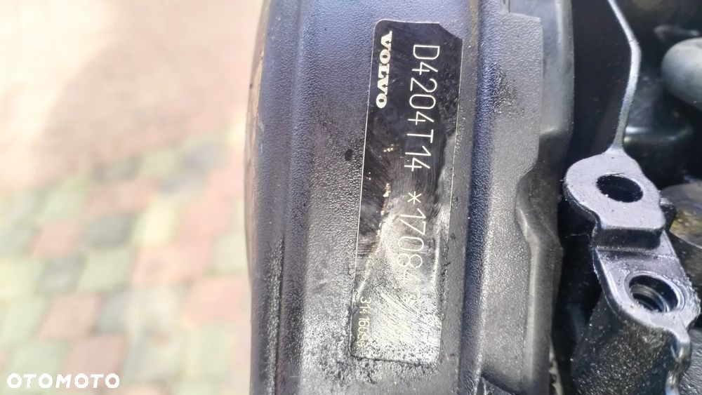 dol silnika volvo d4 204T14 - 1