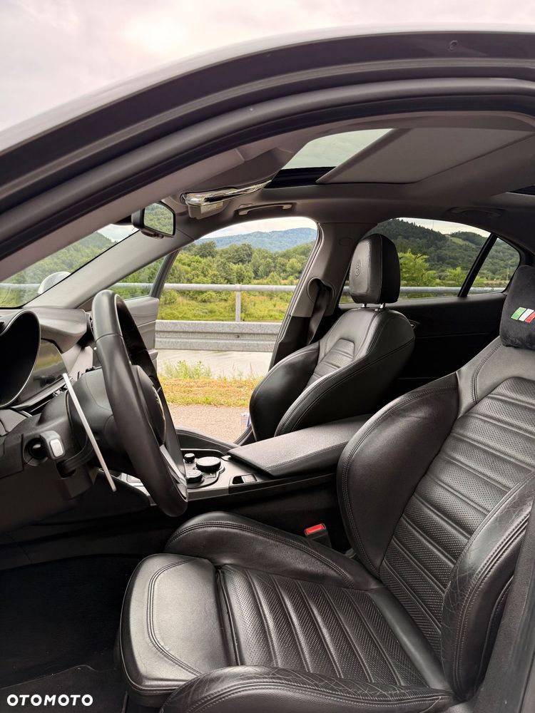 Alfa Romeo Giulia 2.2 AT8-Q4 Veloce Ti - 14