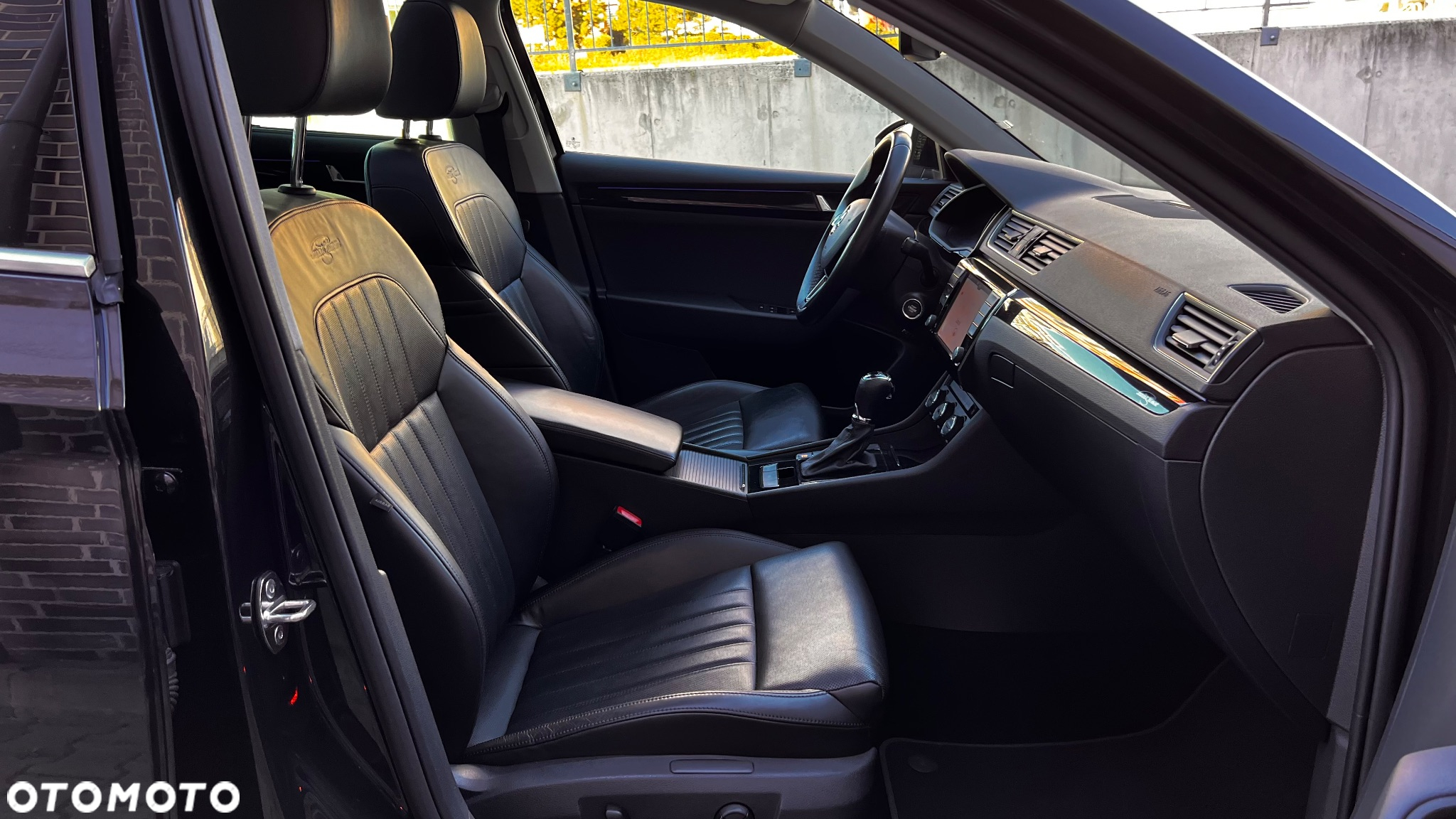 Skoda Superb 2.0 TDI 4x4 DSG L&K - 37