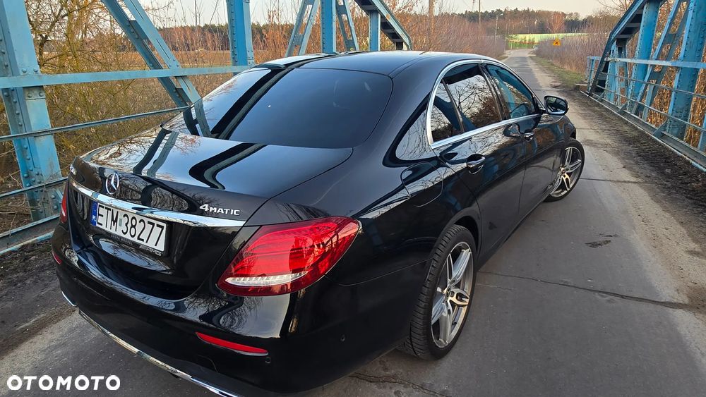 Mercedes-Benz Klasa E 220 d 4-Matic 9G-TRONIC - 16