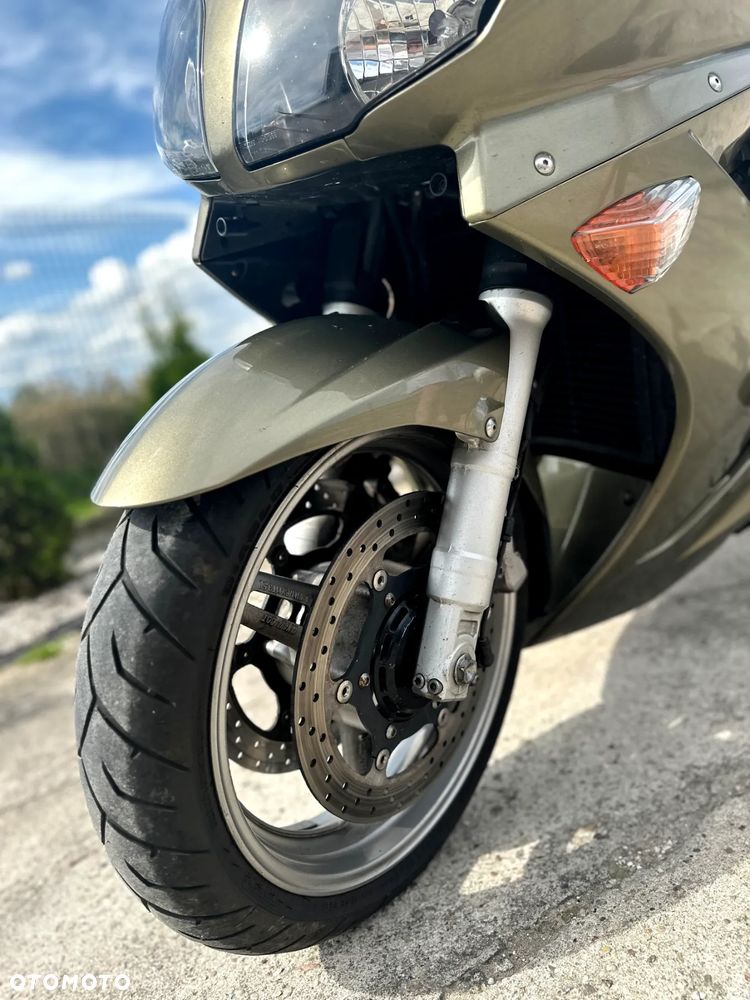 Yamaha FJR - 2