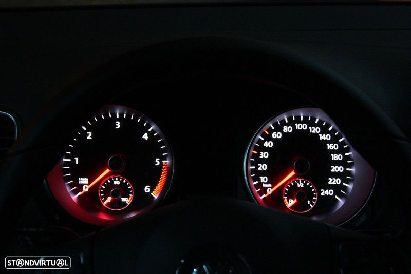 VW Golf 2.0 TDi Confortline - 18