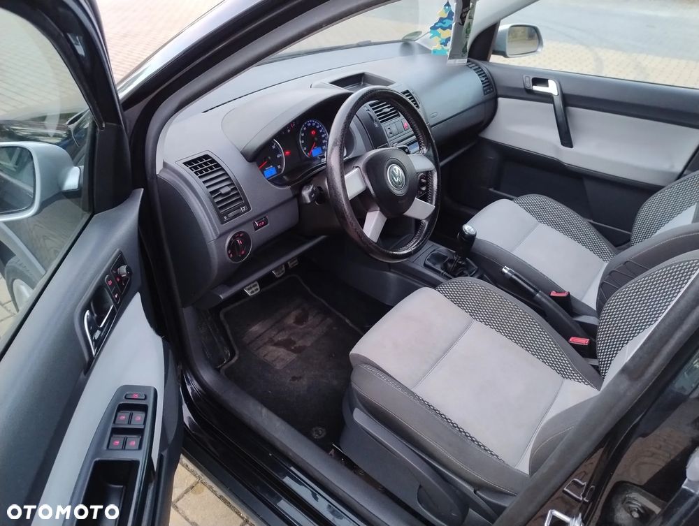 Volkswagen Polo 1.6 Trendline - 16