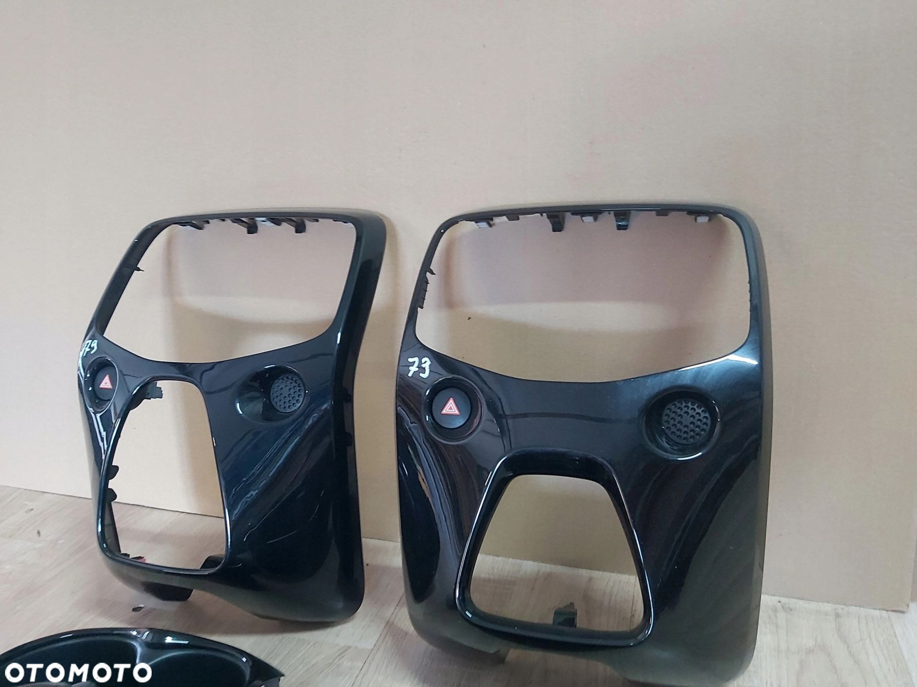 Toyota AYGO II ramka radia lewarka czarna komplet tunel - 3