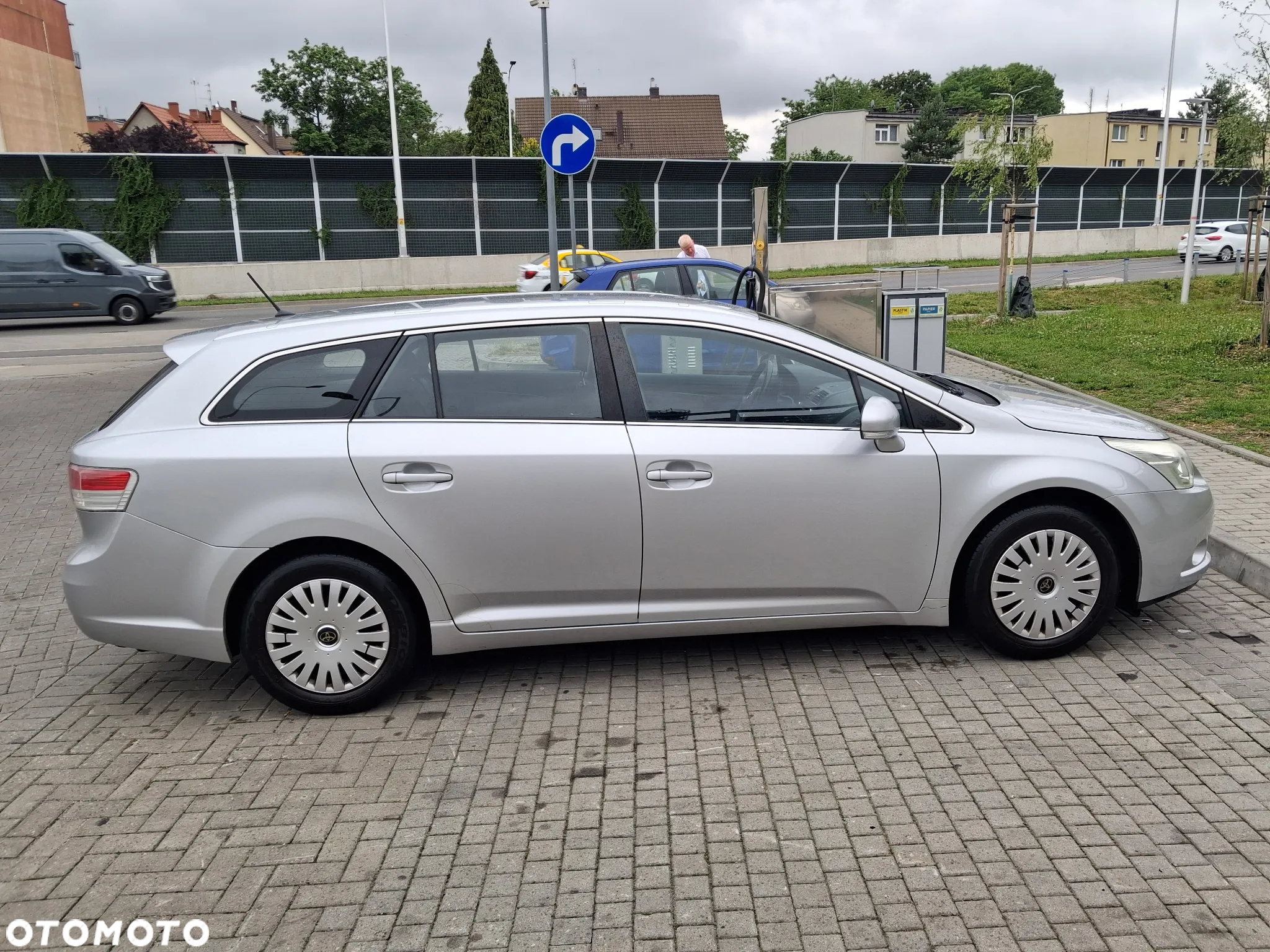 Toyota Avensis 1.8 Luna - 2