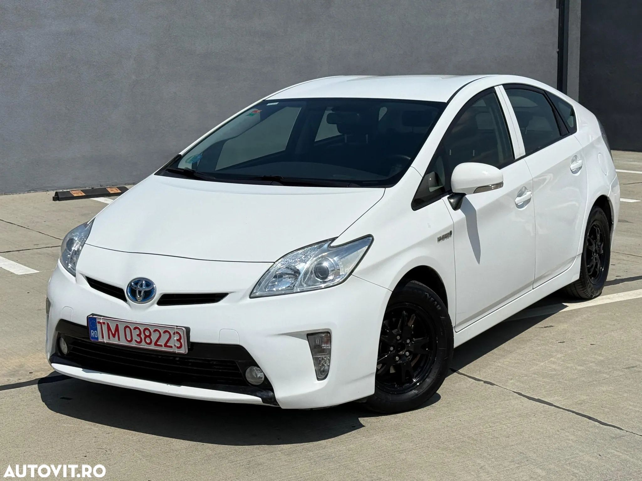 Toyota Prius (Hybrid) Executive - 1