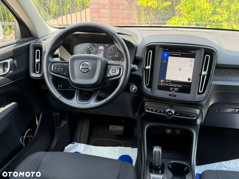 Volvo XC 40 T3 Momentum - 8