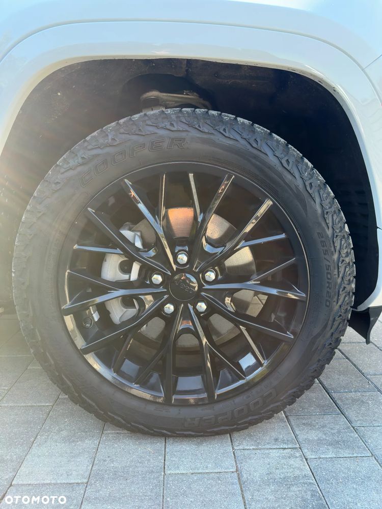 Jeep Grand Cherokee - 35