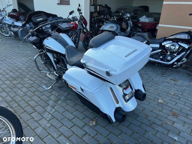 Harley-Davidson Touring Road Glide - 4