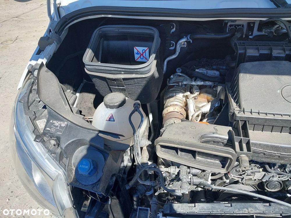 Mercedes-Benz Sprinter - 13