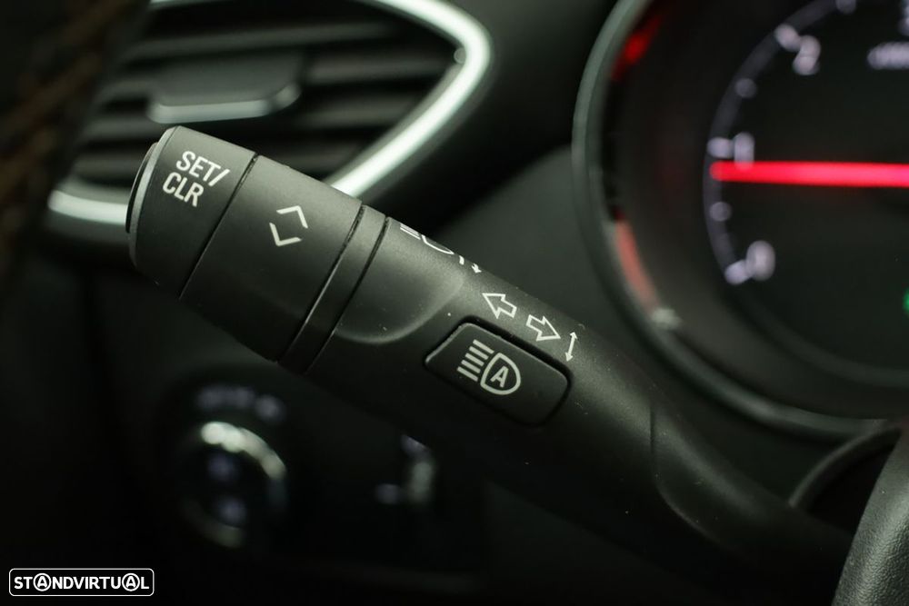 Opel Crossland X 1.6 CDTi Innovation - 18